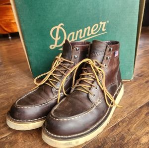 Danner Boots: Bull Run Moc Toe Boot Women's 6.5